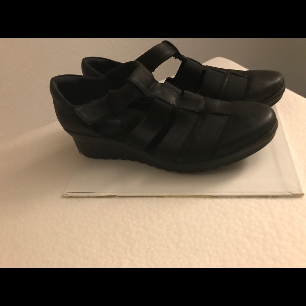 Shoes - Picture 5 of 5